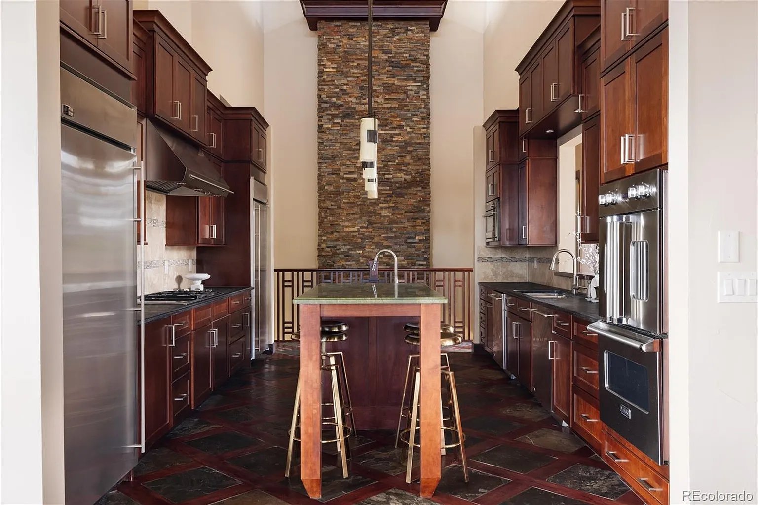 146 S Lookout Mountain Rd