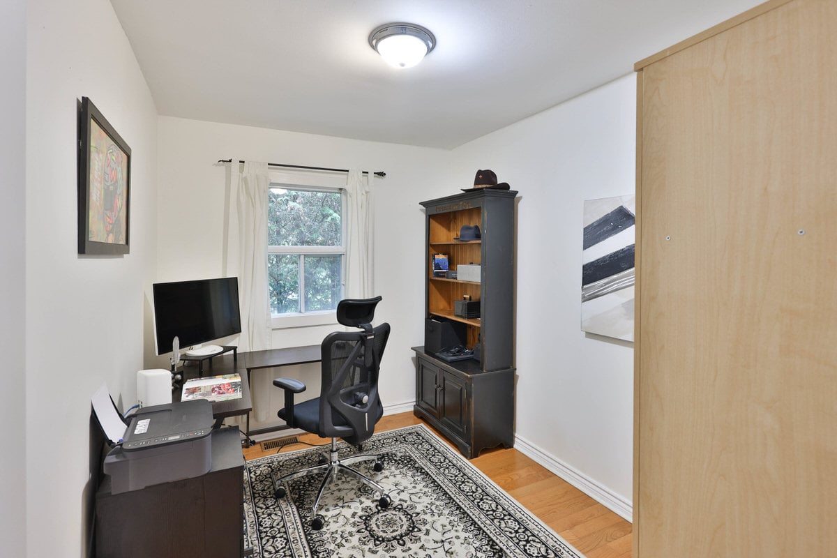 708 Montbeck Cres