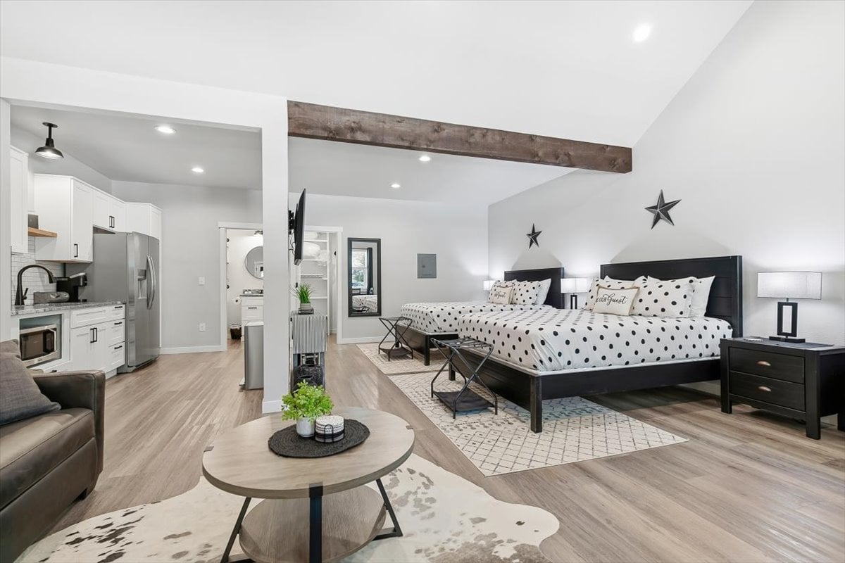11- Unit Boutique Short Term Rental
