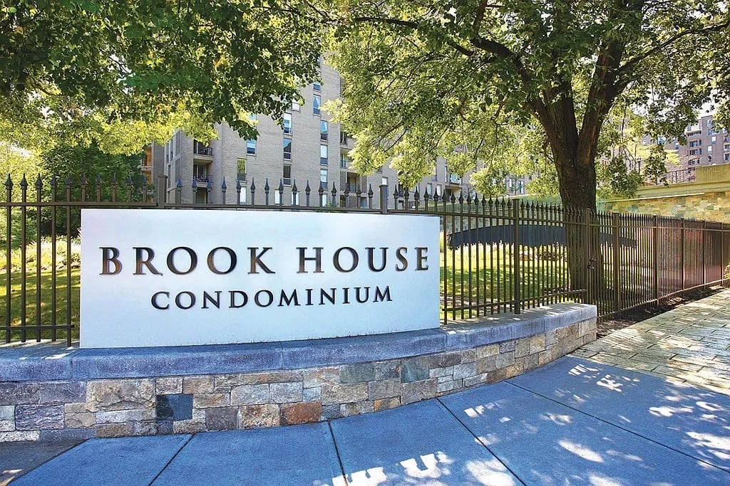 33 Pond Ave #505