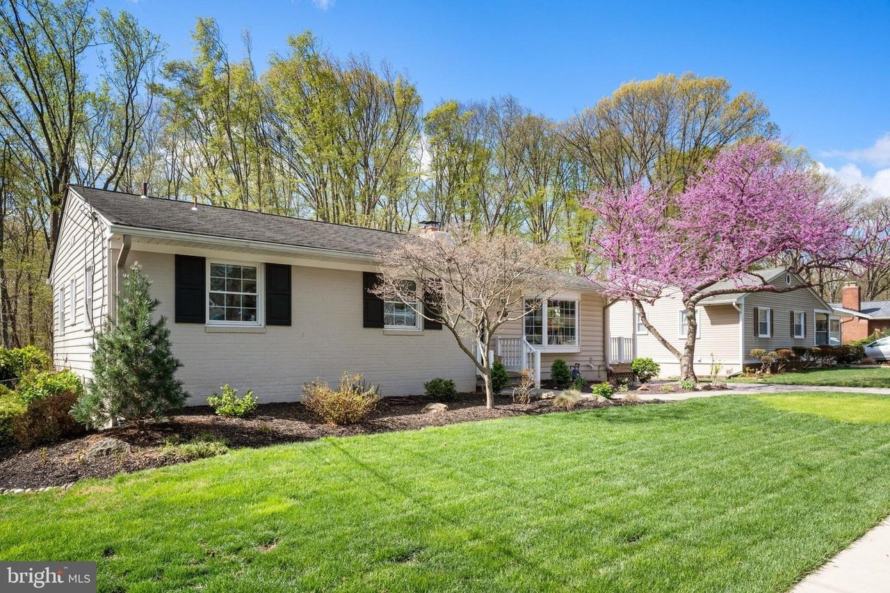 10213 Fox Ln