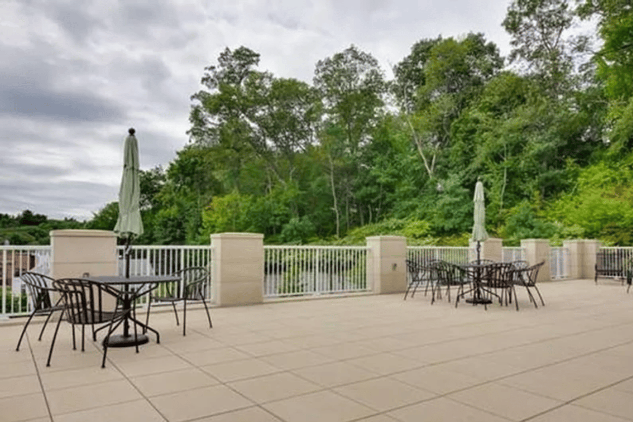 245 Burlington Heights Condominium – Burlington