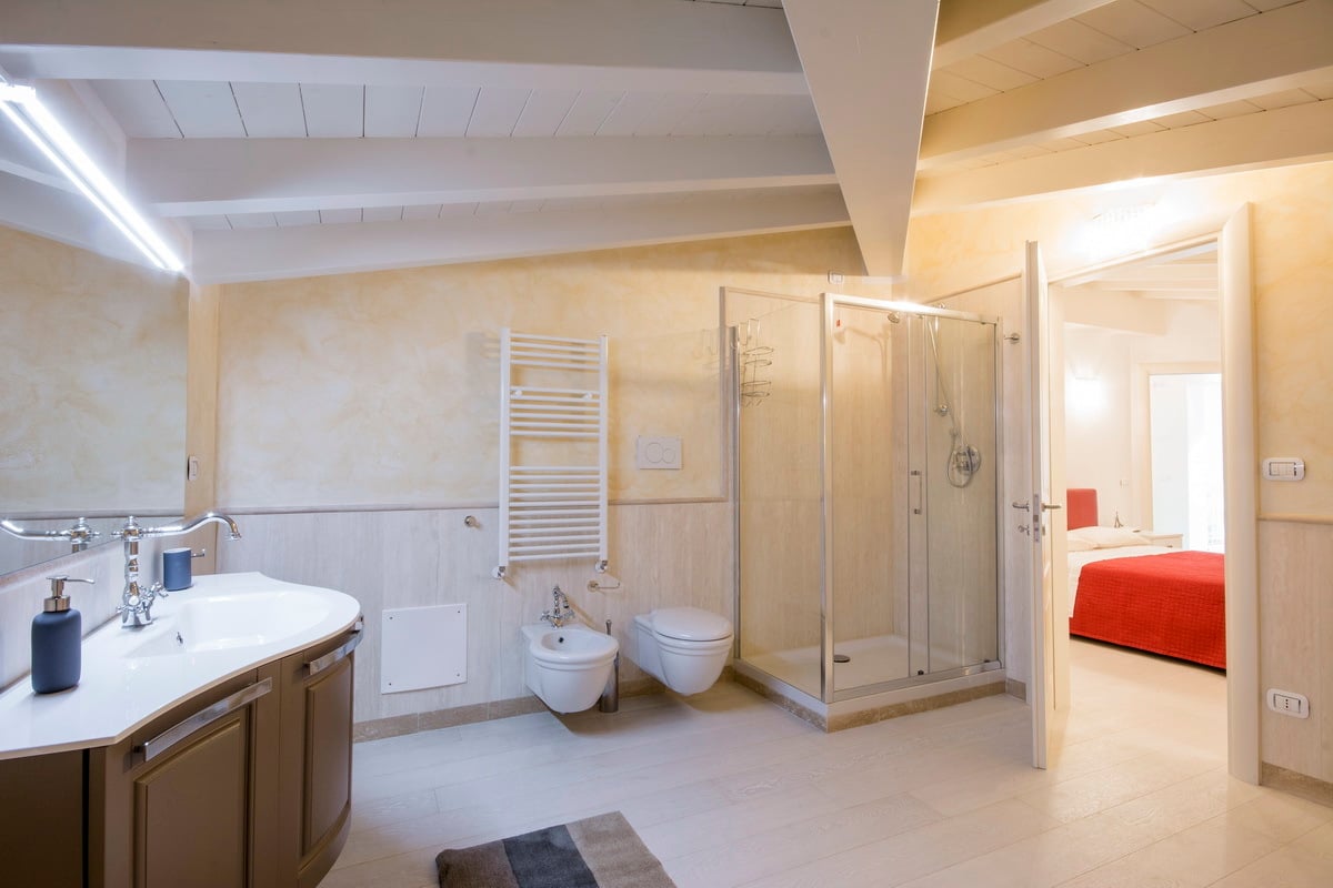 New Luxury Villa with Large Pool and Gardens in Forte dei Marmi