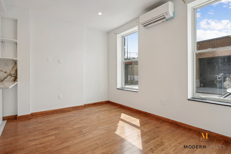2-Bed/3-Bath Duplex (Conv 3-Bed)