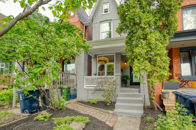 46 Wright Ave