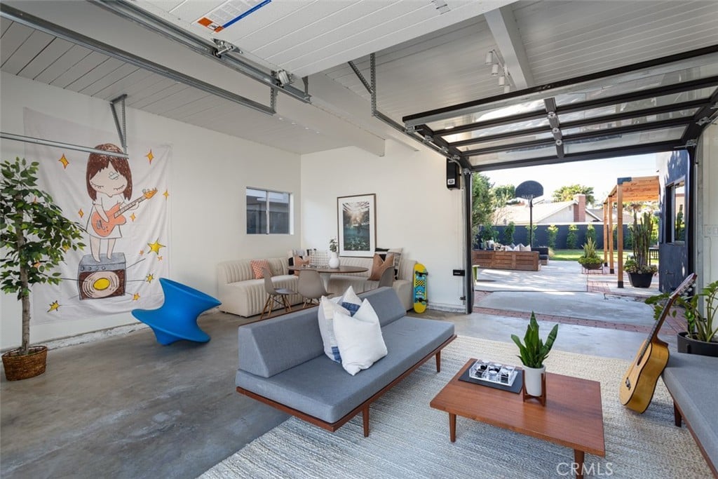 1737 Harbor Way