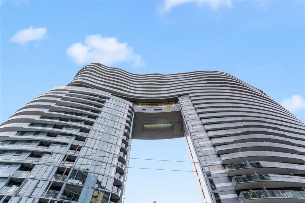 89 Nelson St, #1410