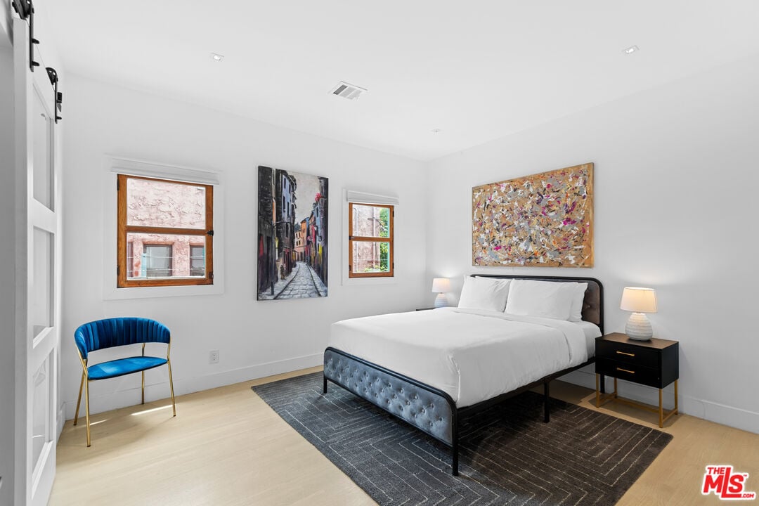 N Crescent Heights Blvd, 90048