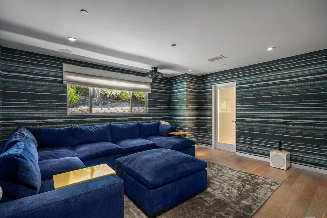 Nova Heights, Loma Vista Dr, 90210