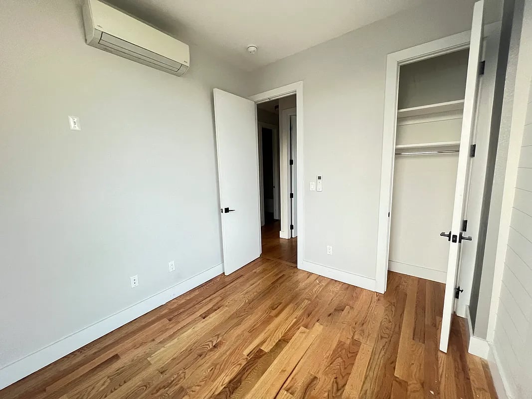  483 Evergreen Ave 3F