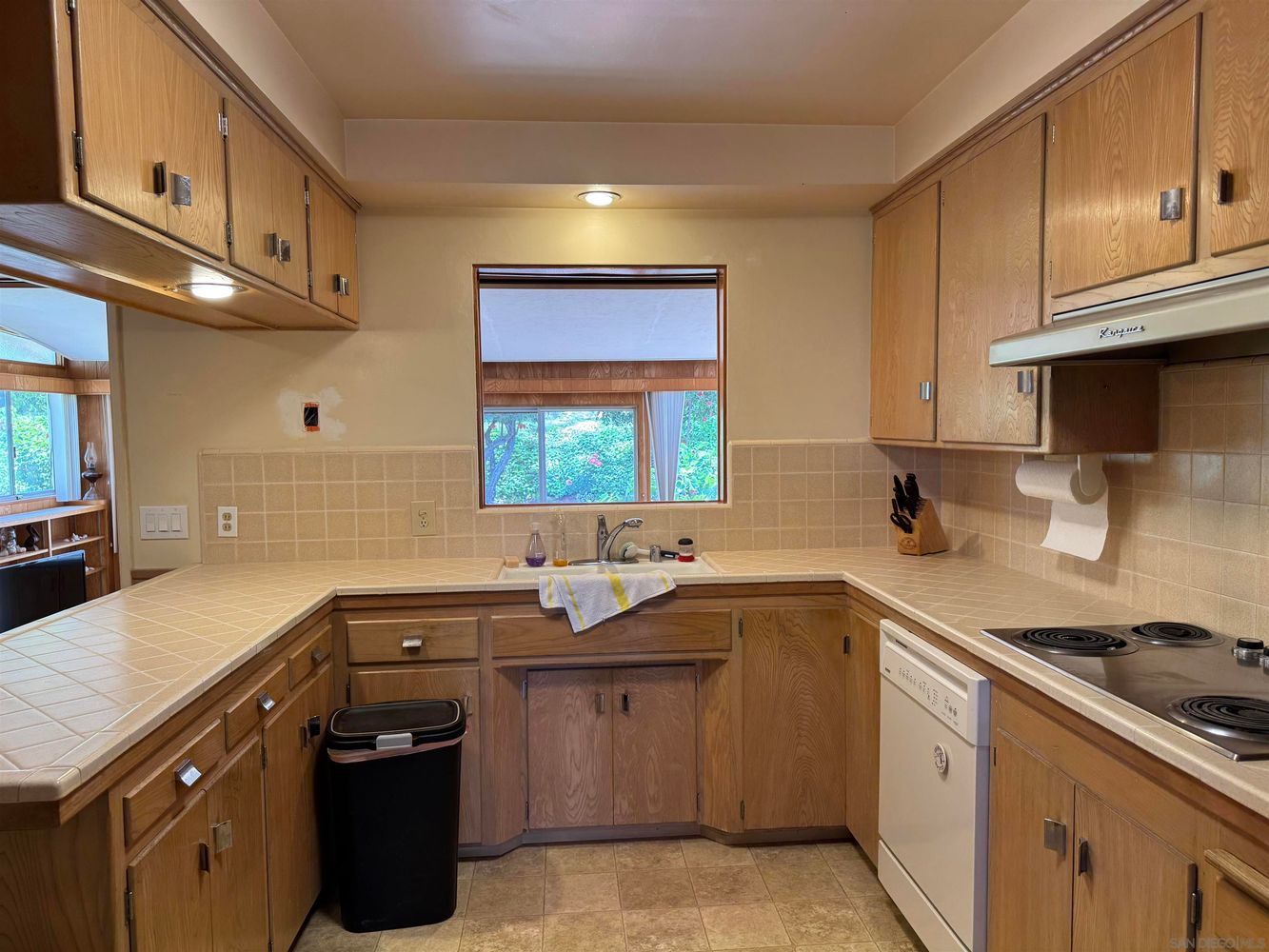 4030 Sunnyhill Dr