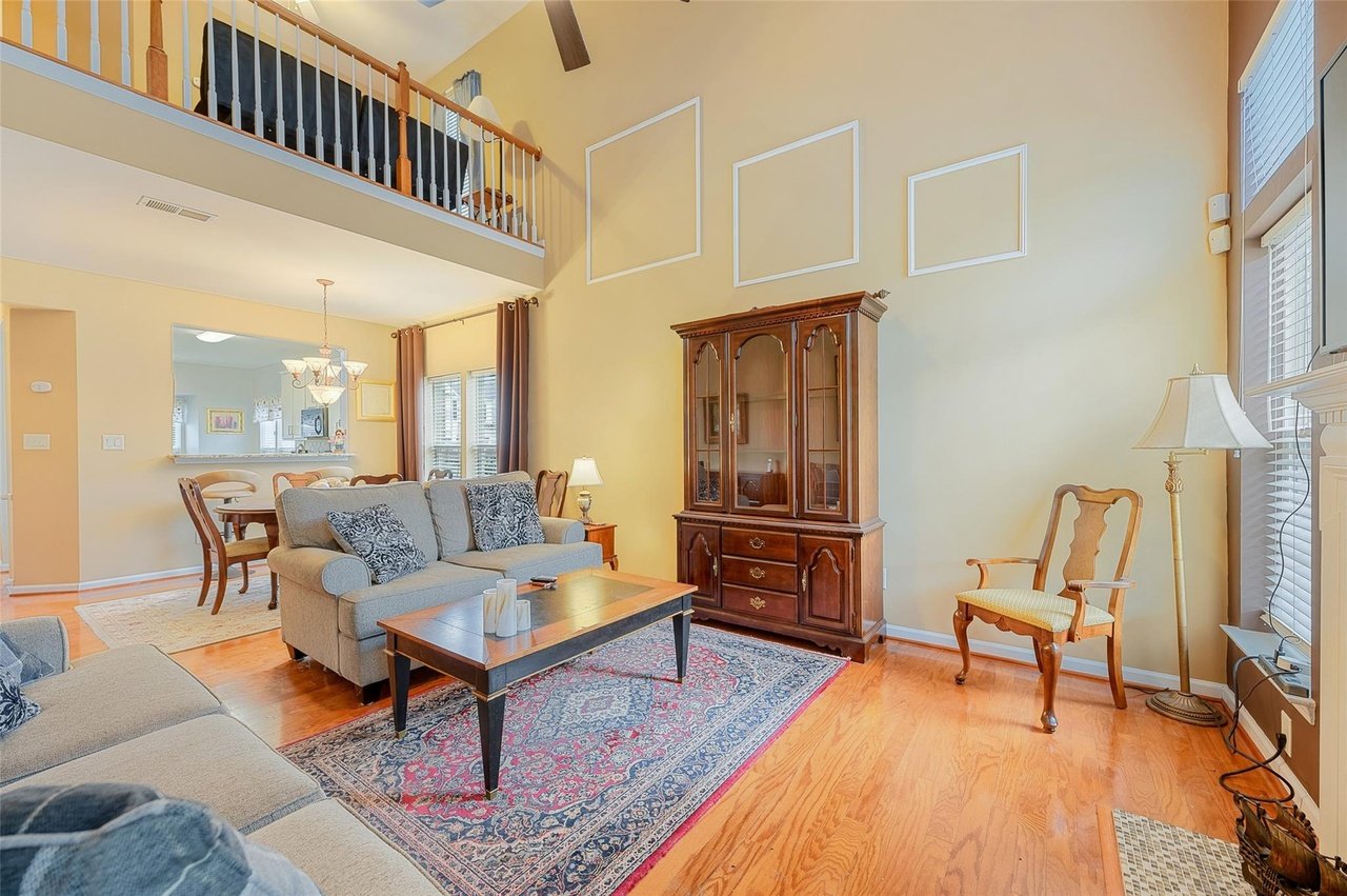 4090 Holly Villa Cir