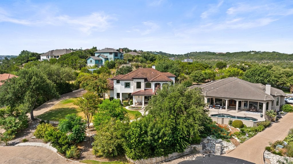 34 Autumn Oaks