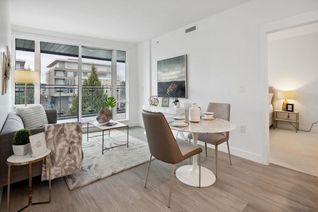 7638 Cambie St, #404