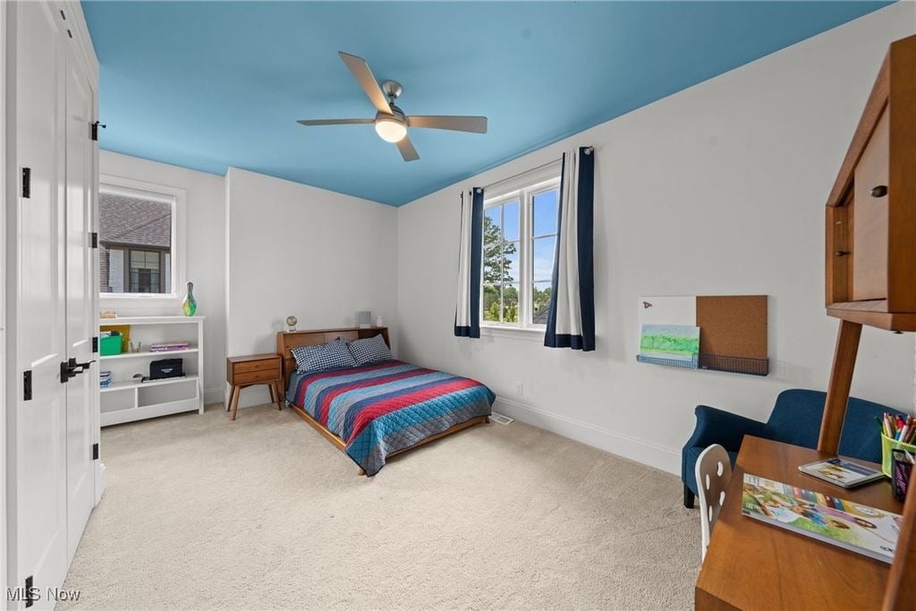 300 Woodridge Ln