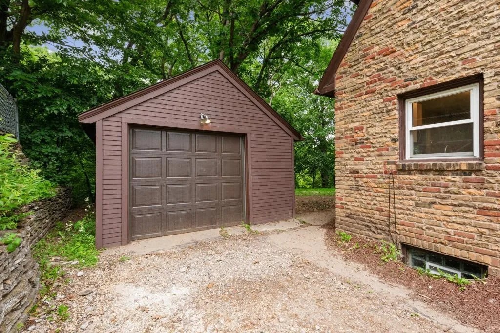306 Bircher Ave