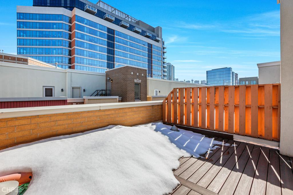 River West Townhome: 527 N Peoria