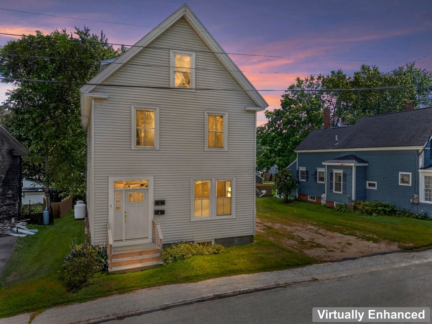 8 Pope Street, Gardiner, ME 04345