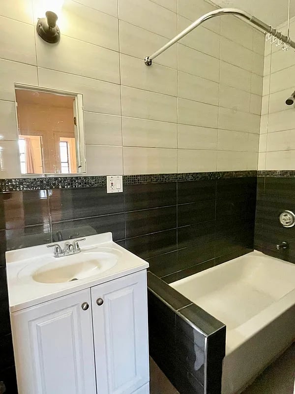 1215 Nostrand Avenue 2F