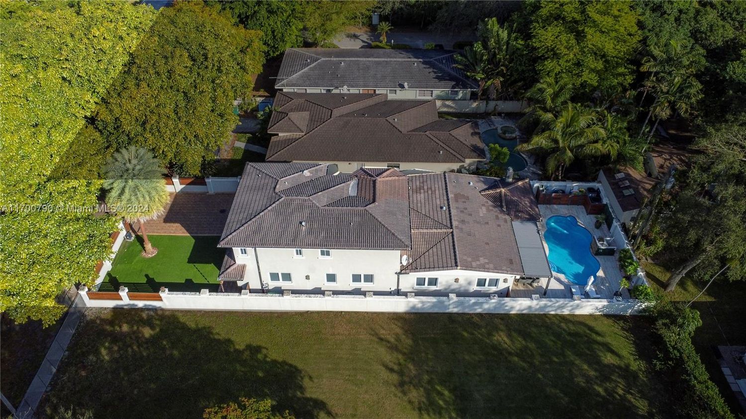 5320 Sunset Dr