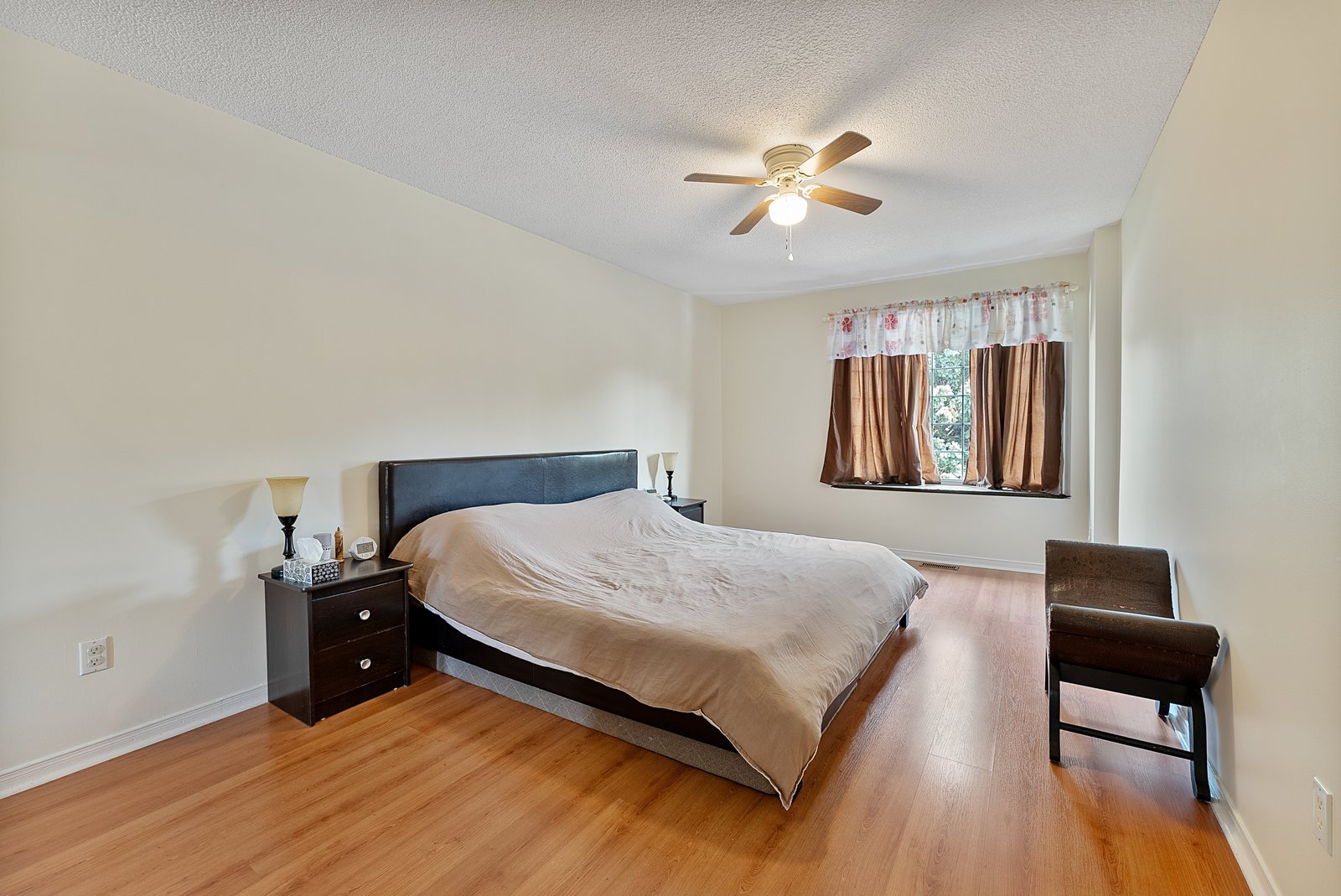 28 Thornway Ave