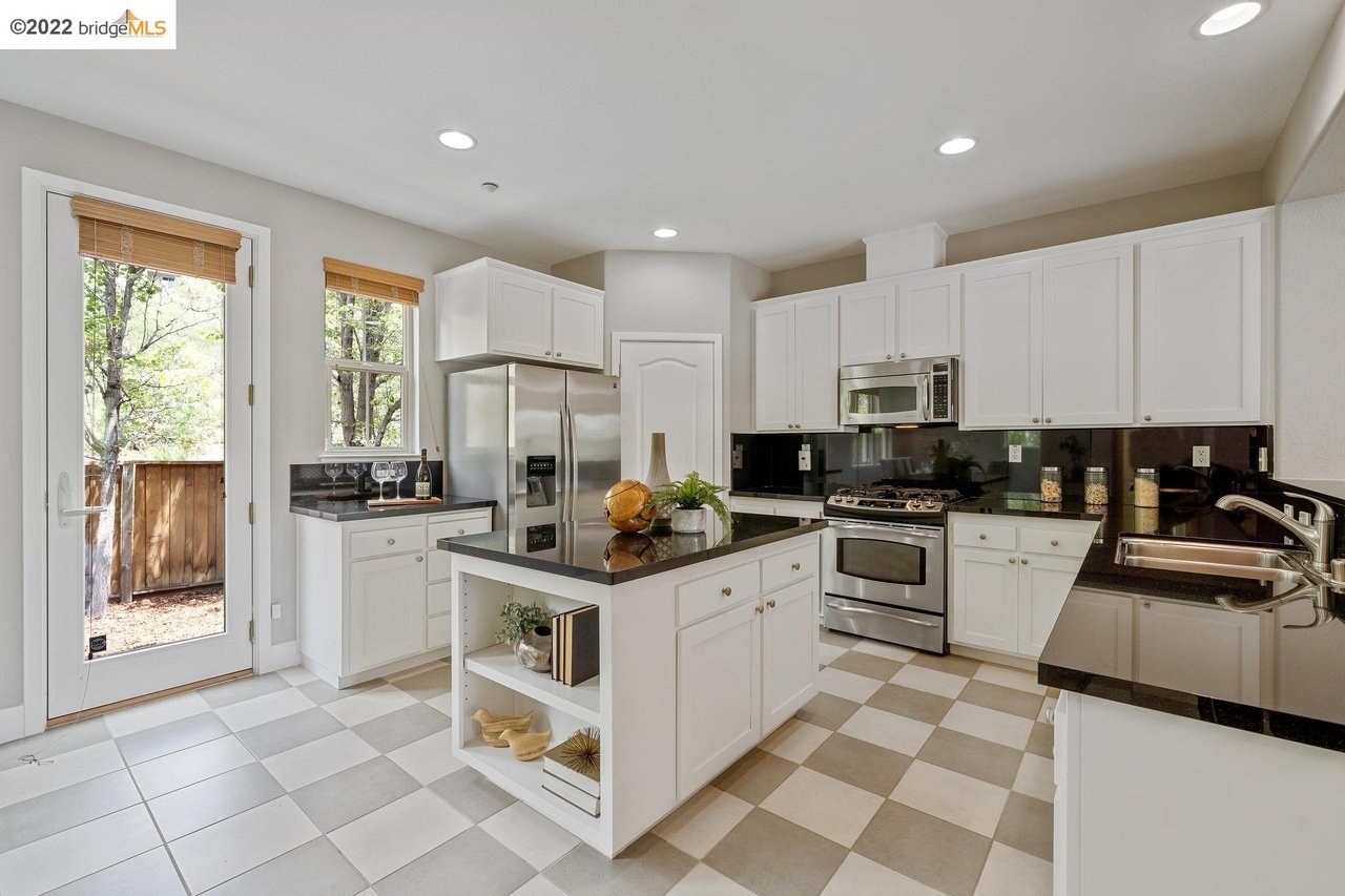 6005 Old Quarry Loop