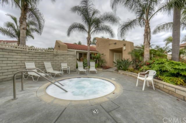 7821 Seaglen Dr
