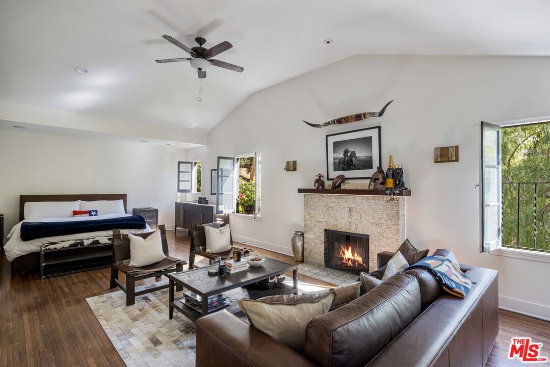 Velaris Estate, Laurel Canyon Blvd, 90046