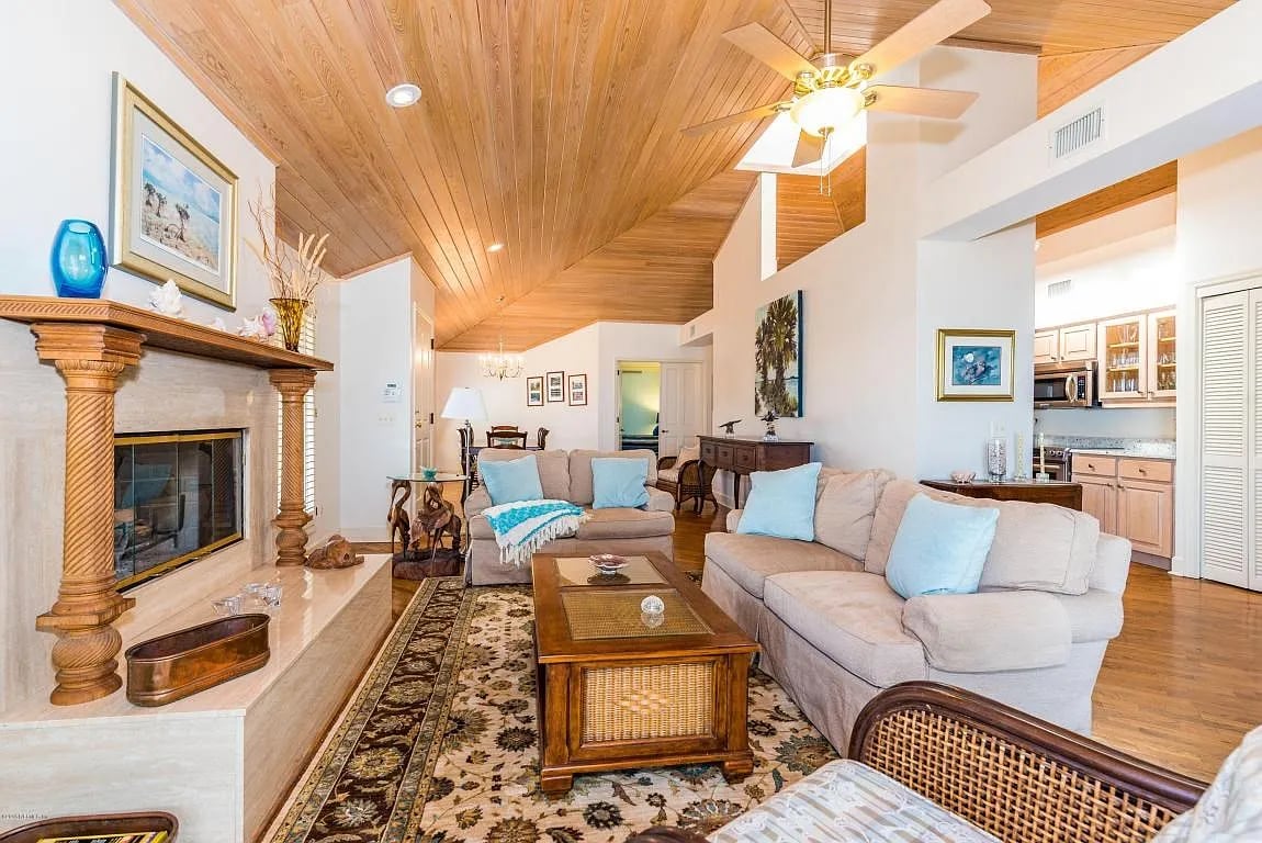 186 Sea Hammock Way