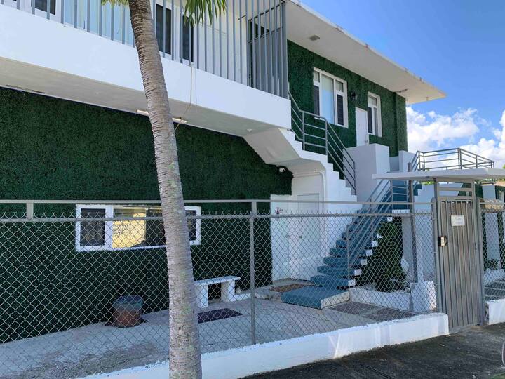 Beach House Apt 9 • 1BR + Sofa Bed • Full Kitchen - Airbnb