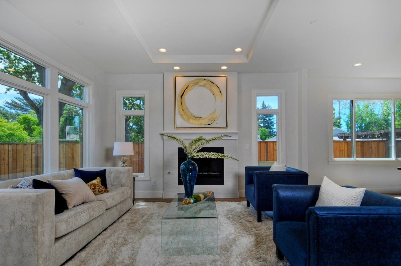23 Woodsworth Ave