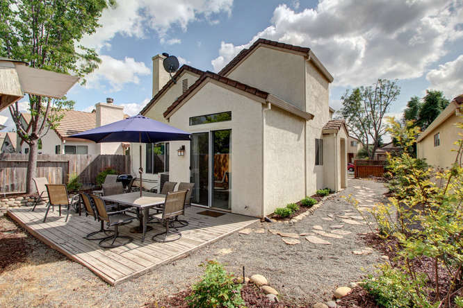 Just Listed! Well Maintained Home in Roseville!