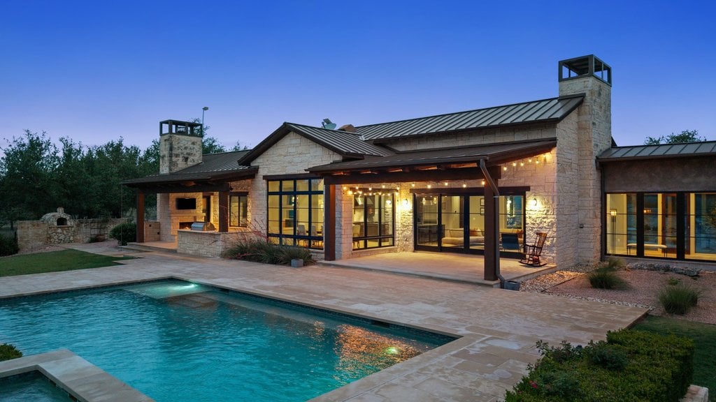 Horseman's Paradise in the heart of Dripping Springs