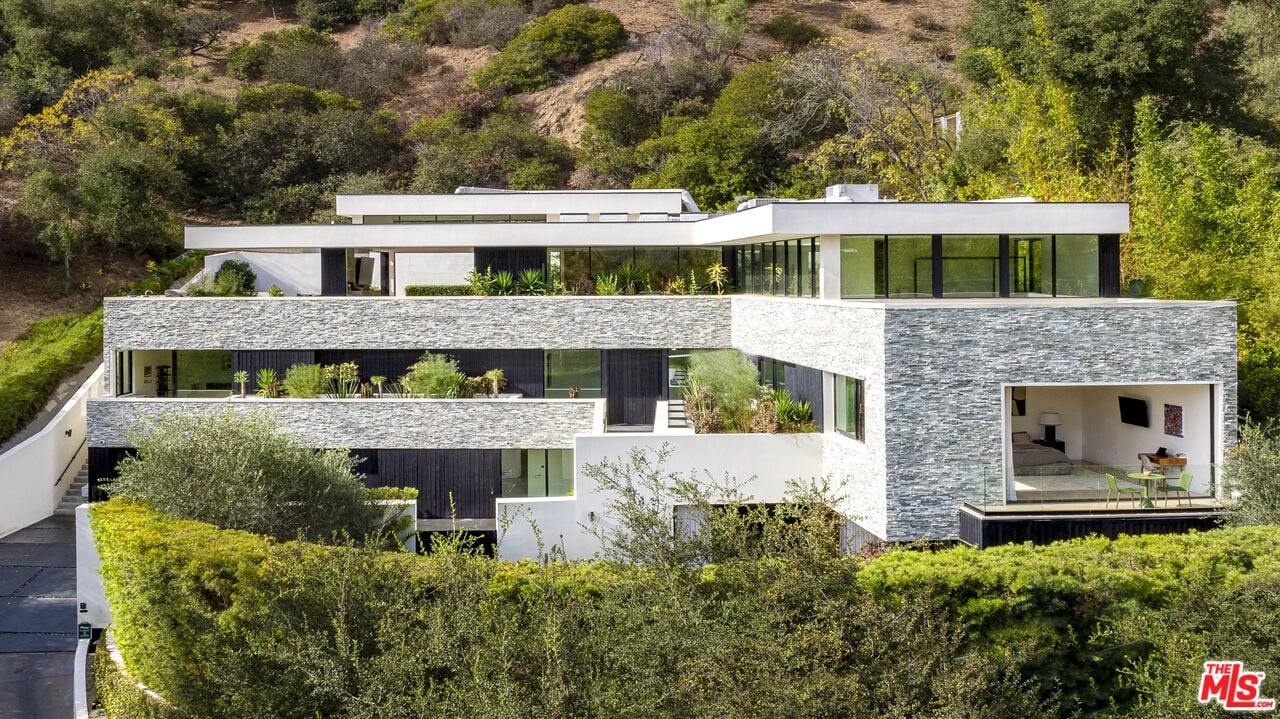 Pinnacle Manor, Willow Glen Rd, 90046