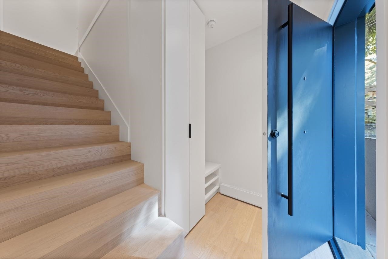2113 Guelph St