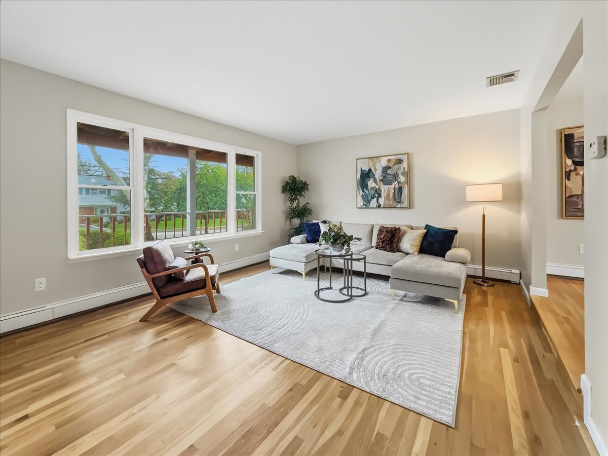 156 River Rd