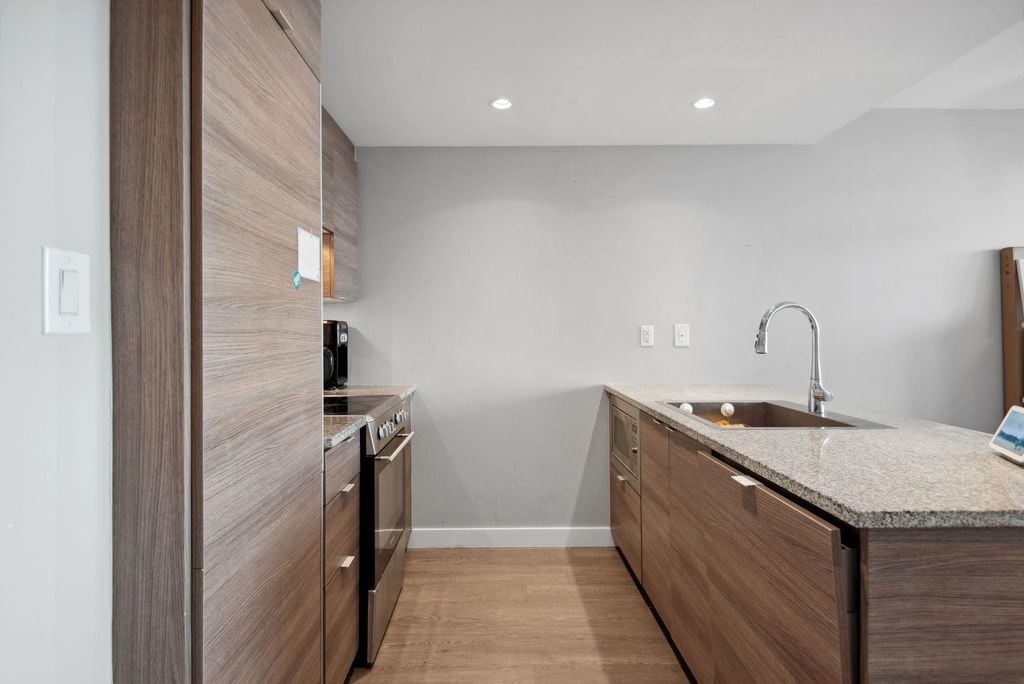 489 Interurban Wy, #1704