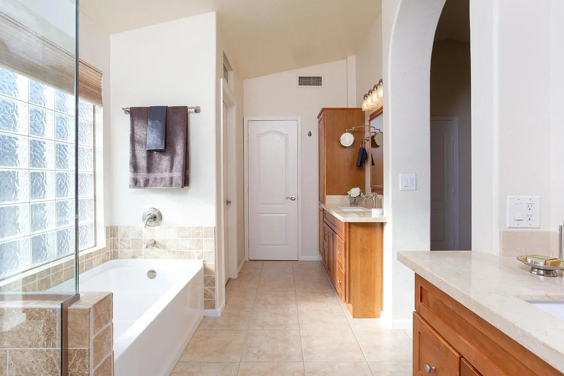 8177 E Rita Dr