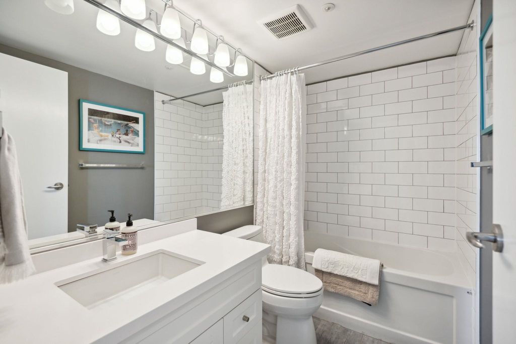 1008 Cambie St, #3008