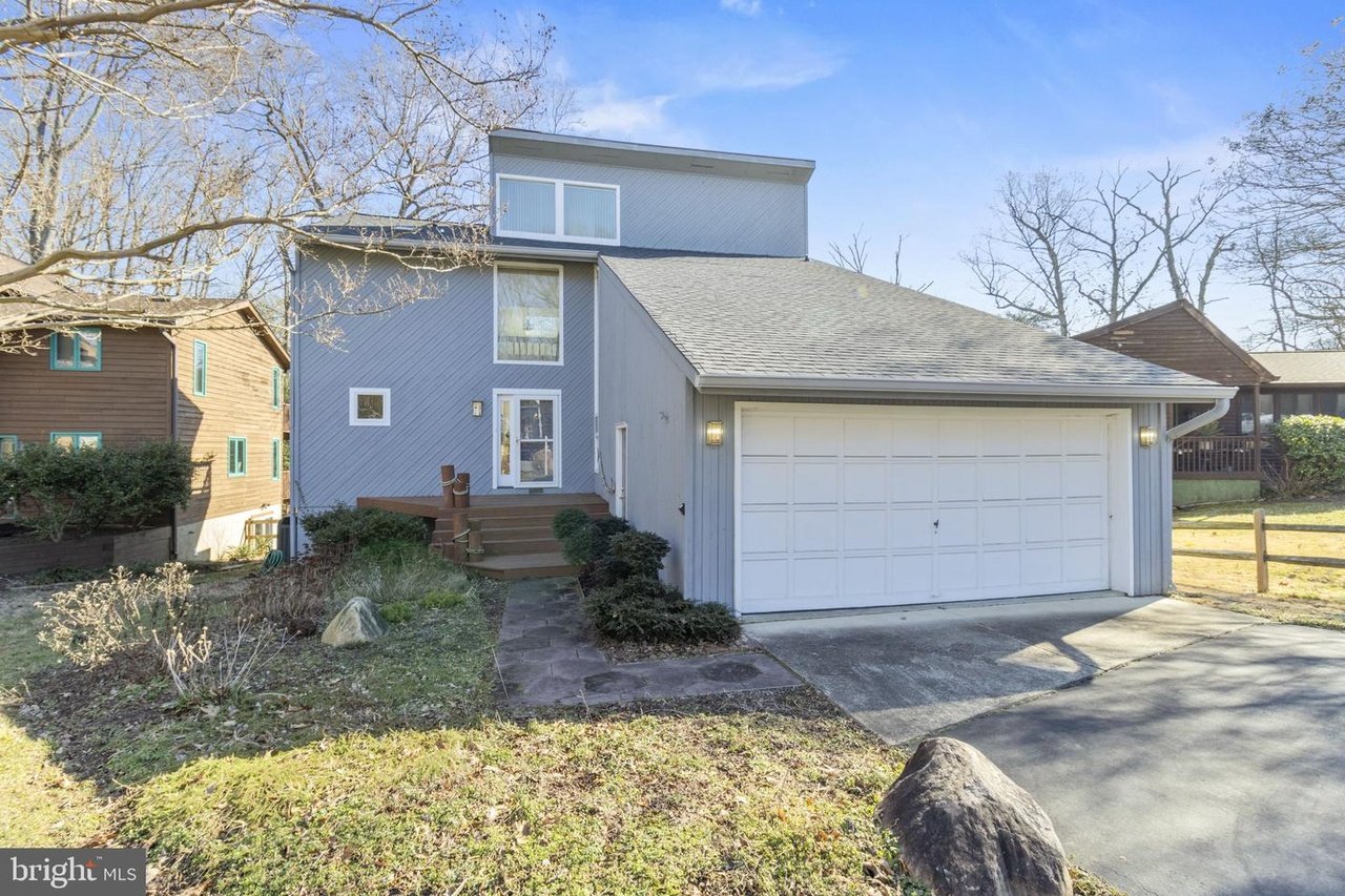 4 Streamwood Ct