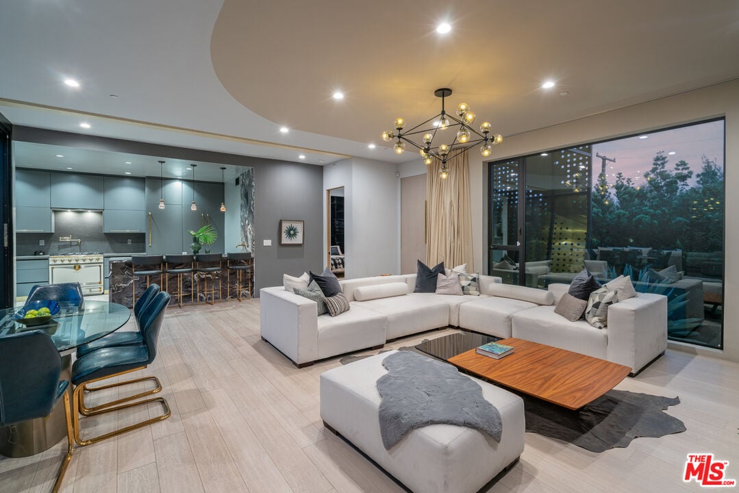 Meridian Reserve, Franklin Ave, 90046