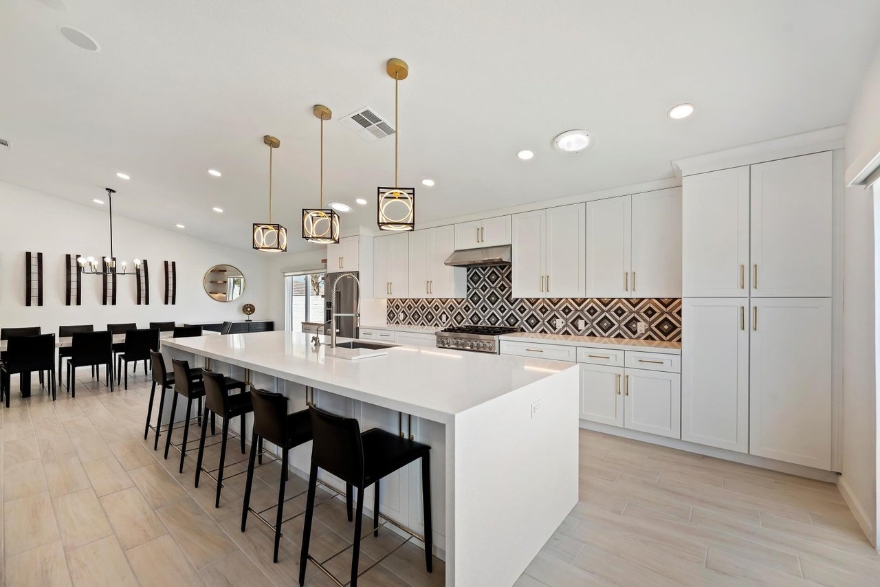 41680 Front Hall Rd