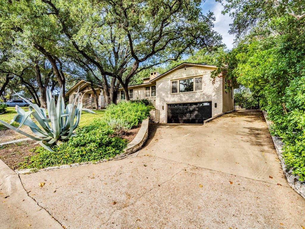 404 Almarion DR