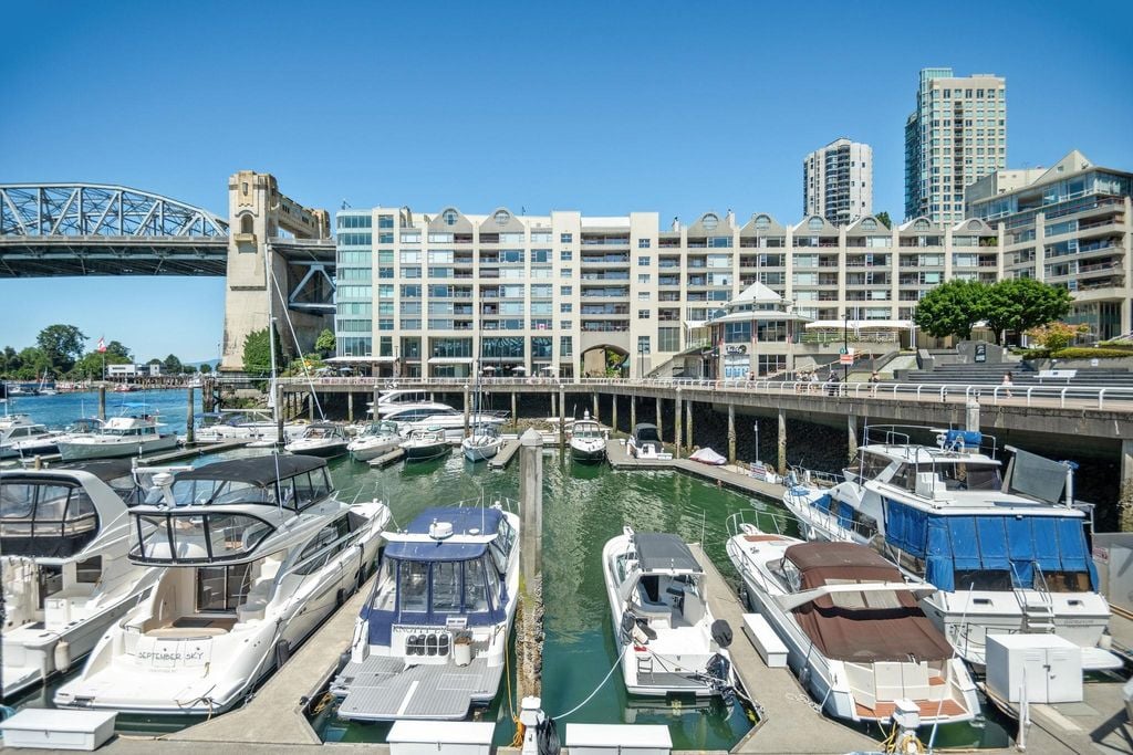 1012 Beach Ave, #301