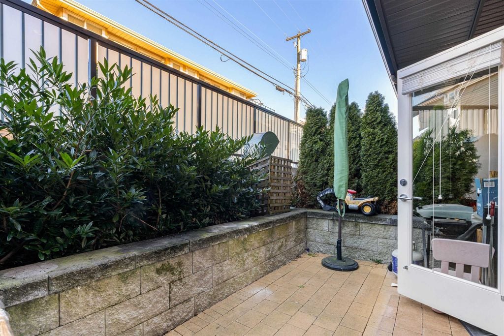 244 E 5th St, #15