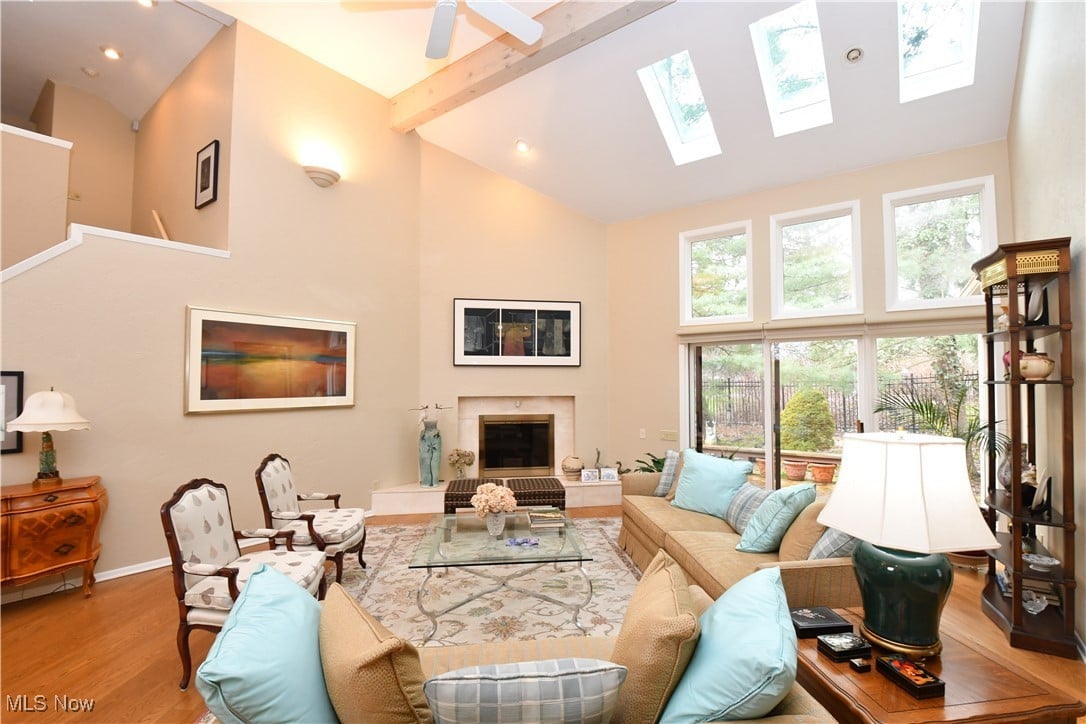 9 Longmeadow Ln