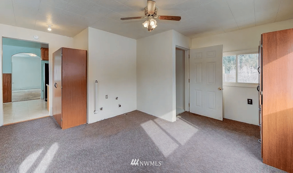 706 E Johnson Ave