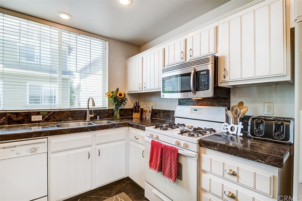 7461 Shelter Cove Cir