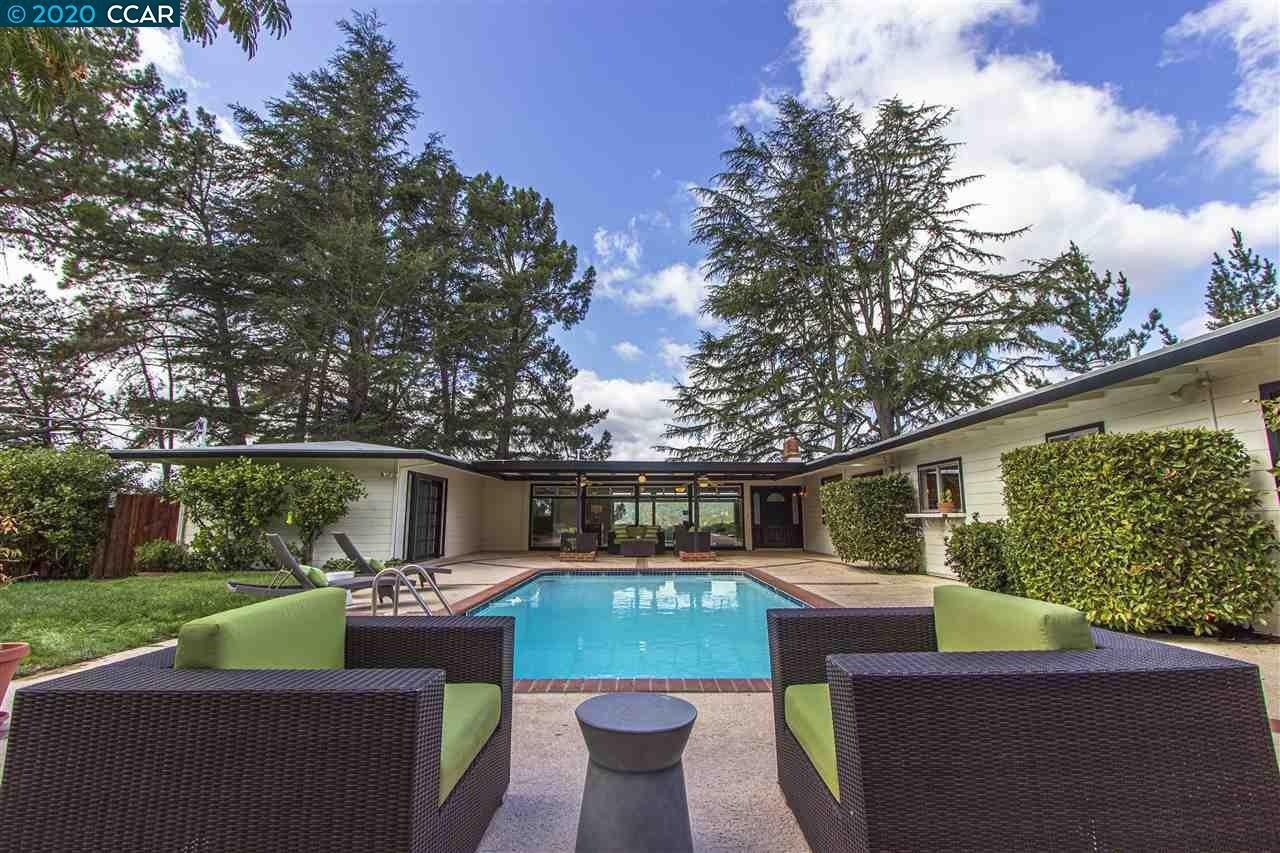 3258 Judith Ln