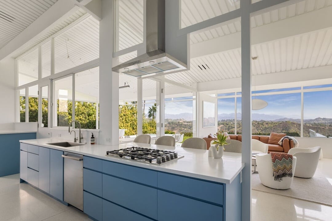 Celestia Manor, Stradella Rd, 90077